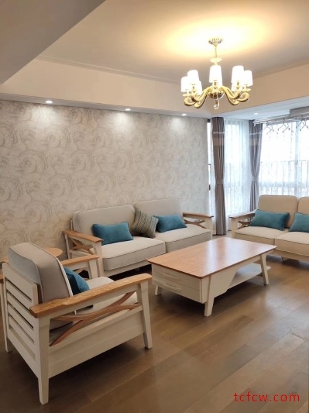 岳阳尚品花苑豪装好房3房/2厅/2卫朝南152平米425万