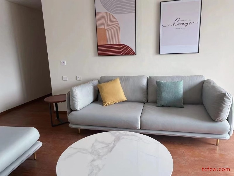 积水2期，精装全配，3房/2厅/2卫，129平，带车位，5500元/月