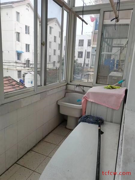 太平新村简装好房2房/1厅/1卫朝南65平米1600元/月