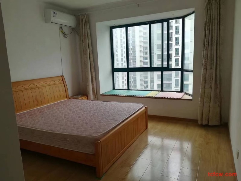 太仓碧桂园精装好房3房/2厅/1卫朝南105平米1800元/月