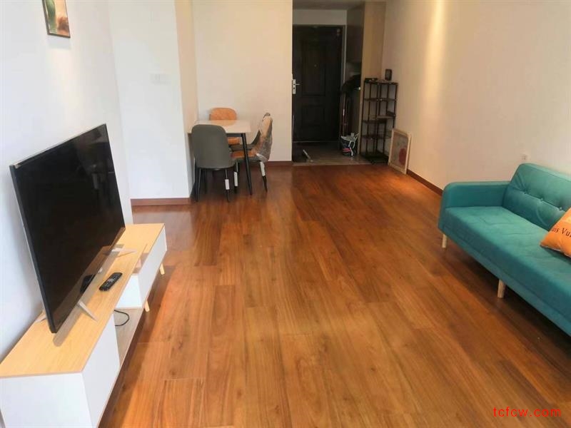出租两房两厅两卫，家具家具齐全，