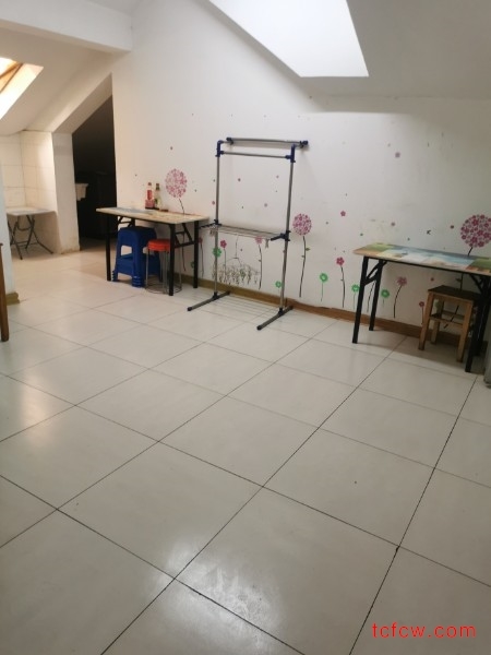 金谷府邸简装1房/1厅/1卫朝南好房700元/月