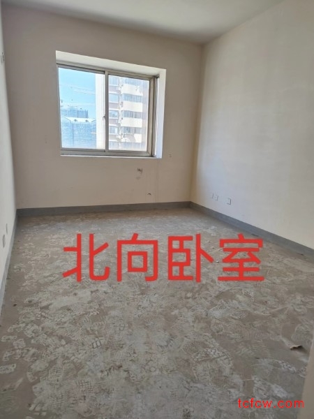 东方花园二期毛坯好房3房/2厅/1卫朝南137平米150万