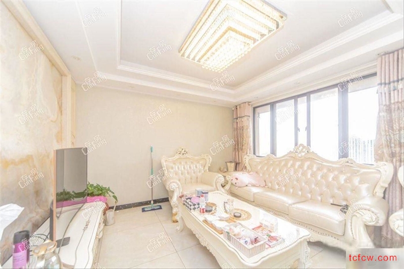 城西精装三房家具齐全拎包入住近商业交通方便看房随时