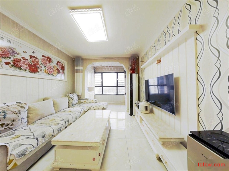 太仓新湖配套成熟南洋广场5km交通方便精装修三房家具家电齐全