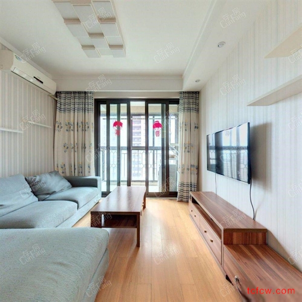 科教新城次新小区精装三房低总价急售近商业好楼层家具全