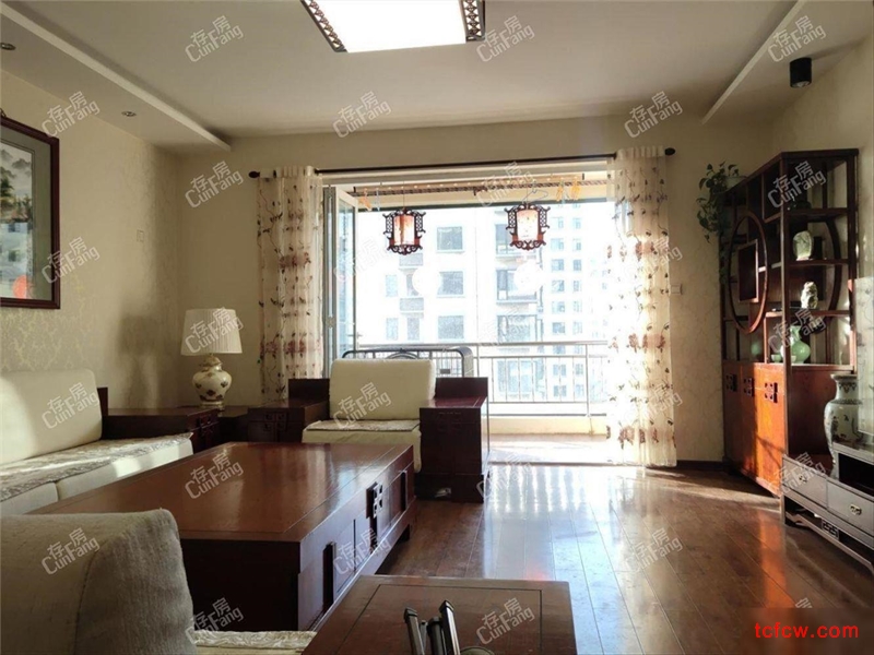 老城区精装大三房急售好装修保养好近商业采光无遮挡