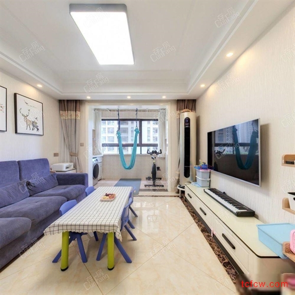 新湖精装三房急售新小区房东急置换好楼层家具齐全可看