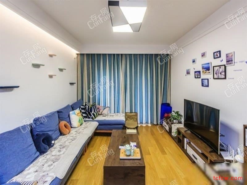 主城区精装三房急售好楼层近商业交通家具齐全拎包入住