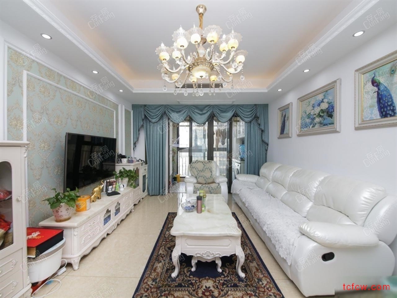 业主诚心出售新湖次新三房自住房好楼层方正通透户型可看