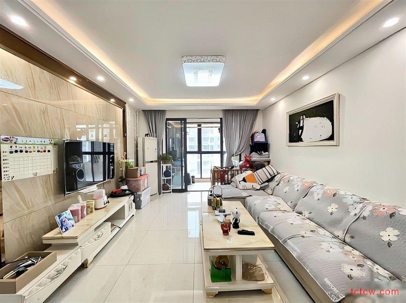 房东急售主城区精装修三房配套齐全户型方正采光无遮挡