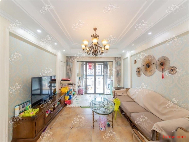 太仓科教新城正南郊天镜湖边上精装大三房近商业交通送车位