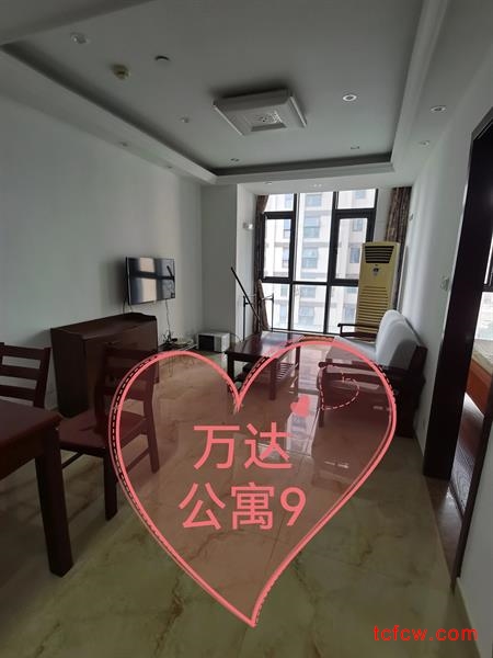 万达公寓精装好房1房/1厅/1卫朝南70平米2300元/月