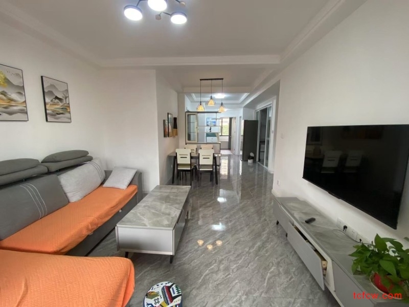 雨润精装3/2/1出租。随时看房