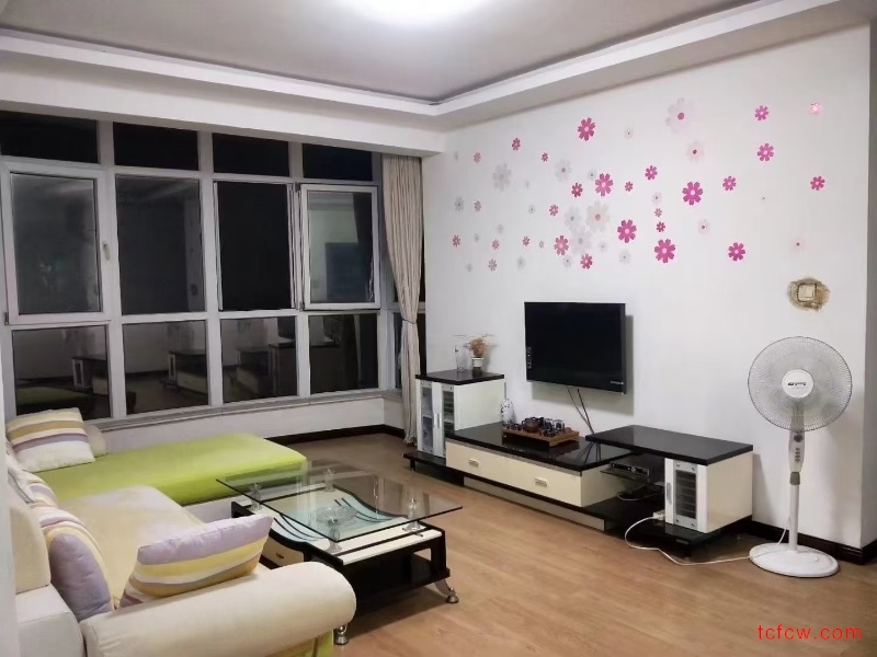 大庆锦绣新城精装好房3房/2厅/1卫朝南108平米2500元/月