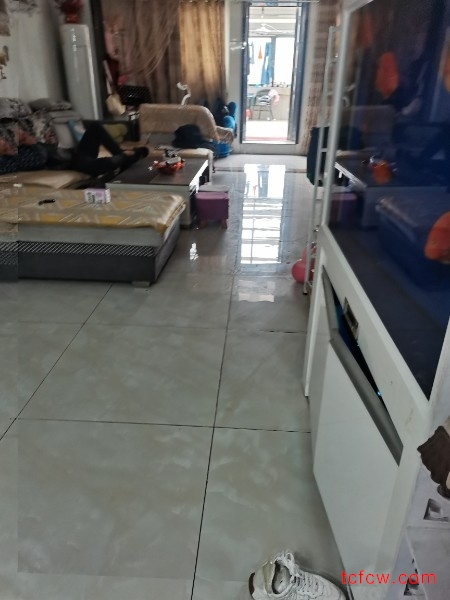 三楼超级大露台好房