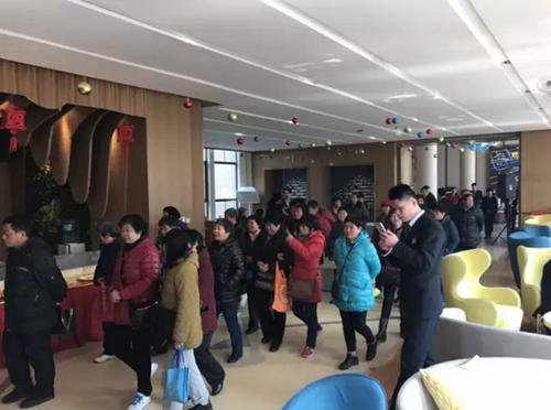 相聚浓情时刻　迎春嘉年华欢乐启幕
