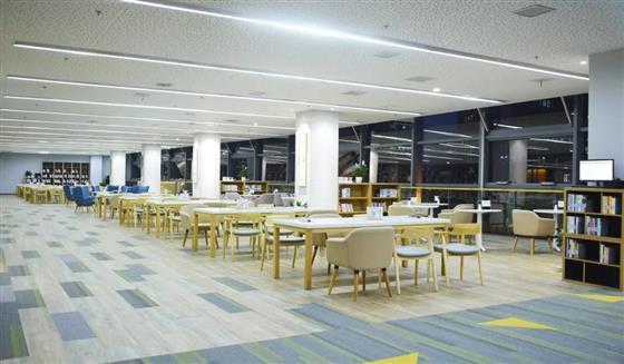 夜晚，来这里捧一本书，袭一身宁静...
